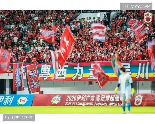 阿拉巴影响力持续攀升,闪耀赛场成球迷新偶像 阿拉巴影响力持续攀升,闪耀赛场成球迷新偶像