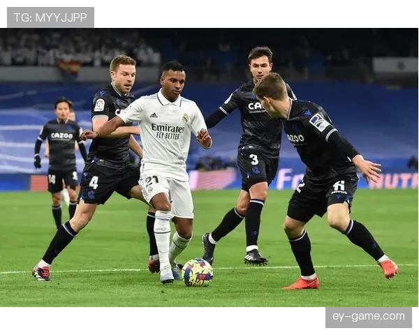 皇家马德里进攻效率表现亮眼,结构漏洞显现,赛季稳固性面临考验 皇家马德里进攻效率表现亮眼,结构漏洞显现,赛季稳固性面临考验