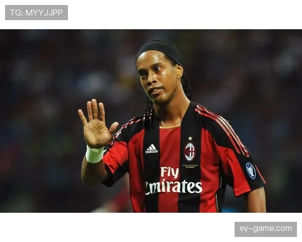 罗纳尔迪尼奥这么会搞怪，真不知道他私下哪来的这么多耐心辅导娃娃们