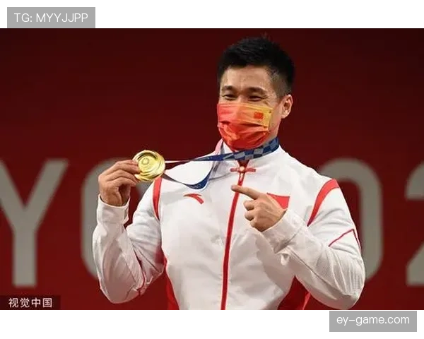 吕小军这把年纪还能硬拉200公斤，家里冰箱是不是只装蛋白粉？